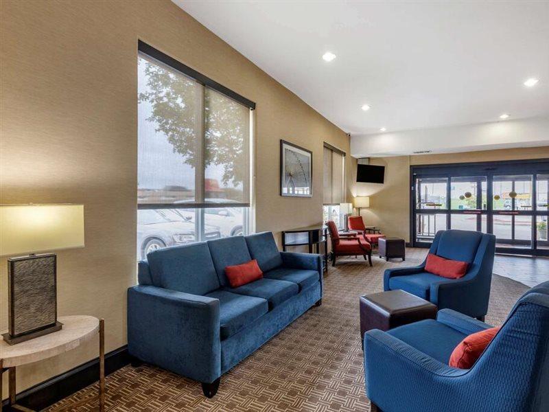 Comfort Suites West Dallas - Cockrell Hill Exterior photo